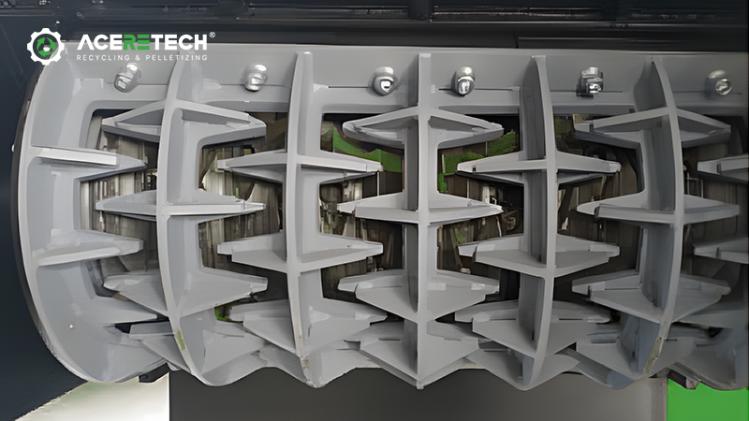 Double Shaft Fine Shredder for Plastic Recycling Pre-treatment ...